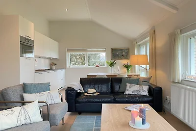 Friese watervilla voor zes personen
