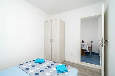 Apartment & Rooms Alan - Double Room with Sha...