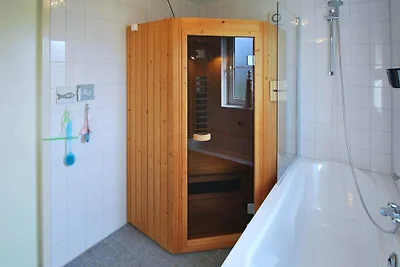 Deluxe-Strandvilla mit Garten