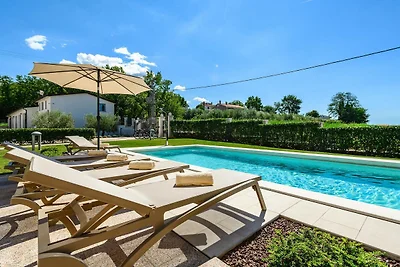 Premium-Apartment mit privatem Pool