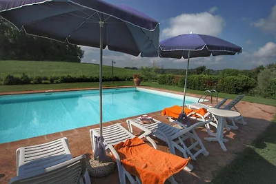 Agriturismo rustico a Proceno con piscina