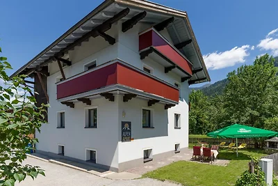 Ferienhaus mit Bergblick und Garten in Fügen