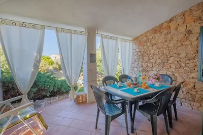 Vakantiehuis in Isola Rossa met tuin