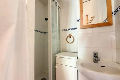 Geräumiges Apartment · Direkter Zugang zur Sk...