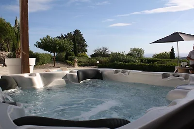 Moderna villa con piscina privata a Camplong