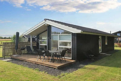 4 Sterne Ferienhaus in Væggerløse-By Traum