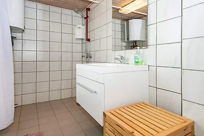 Charmante Hutte in Friedlichem Fjand-By Traum
