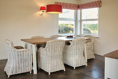 Geräumiges Ferienhaus mit Garten in...