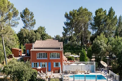 Zwei Ferienhäuser mit Swimmingpool