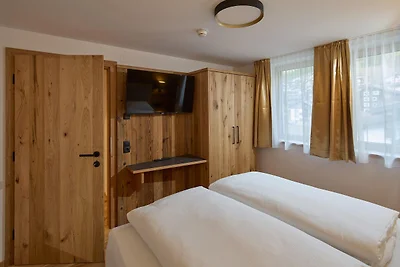 Moderne Suite mit Wintergarten