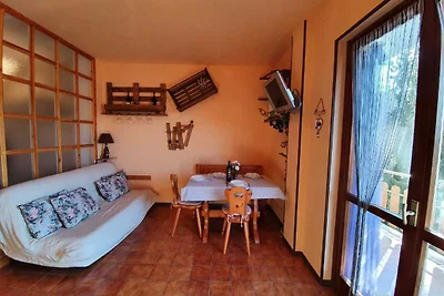 Attraente appartamento a Roburent con balcone
