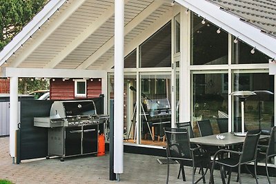 Luxuriöses Ferienhaus in Rødby mit Sauna