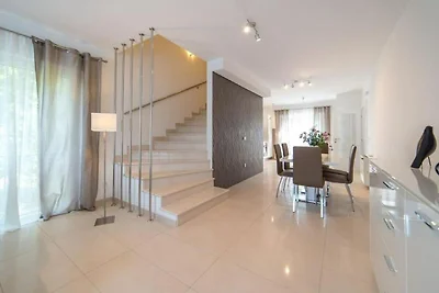 Villa Anita - Five Bedroom Villa with Swimmin...