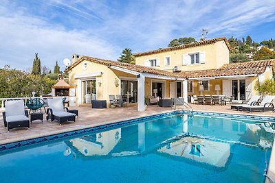 Luxuriöser Rückzugsort in privater Mougins-Re...