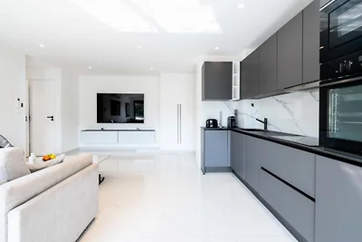 2P Traversant, Centre Cannes, Rue d'Antibes