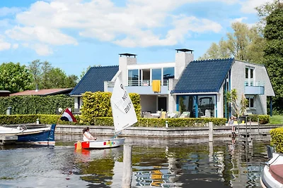 Villa a Loosdrecht con balcone soleggiato