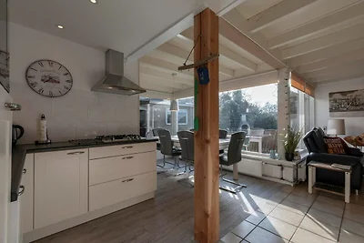 Bungalow in Sint Maartenszee am Strand