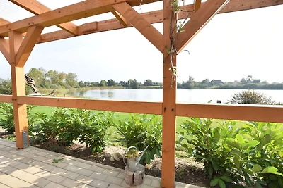 Bezauberndes Ferienhaus in Rühn am See