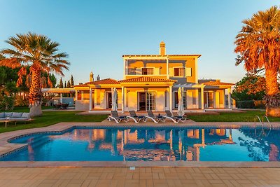 Villa a Pera vicino alla spiaggia del mare