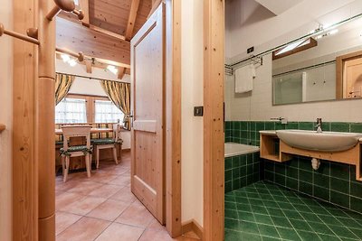 Charmante Wohnung in Commezzadura mit Garten
