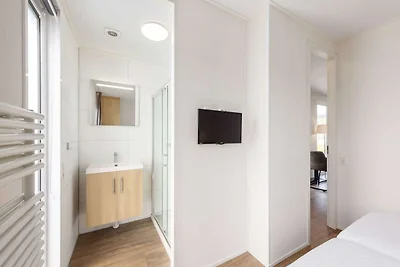 Moderne Lodge, zwei Badezimmer, 1 km vom Stra...