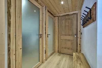 Stylish Apartment near Nursery Slope & Town...