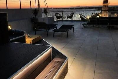 Wohnung in Grau du Roi mit Meerblick