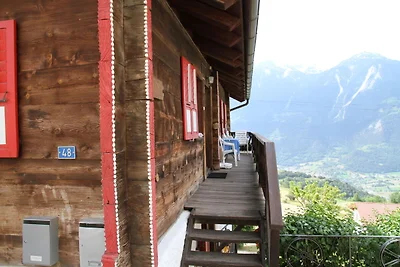 Boutique-Ferienwohnung im Wallis mit Balkon