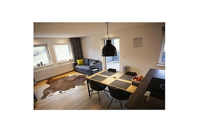 Q-Stall, Apartment 04