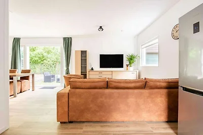 Schönes Ferienhaus in Poortugaal mit Garten
