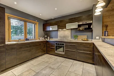 Chalet with Hot Tub & Sauna near Chamonix...