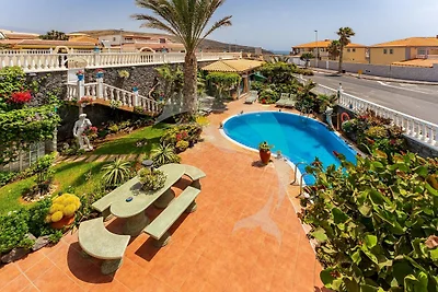 Appartamento con vista sulla piscina...