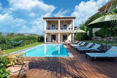 Villa Mathilda mit Pool dicht bei Nice