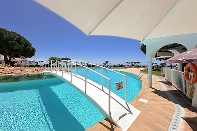 Wohnung in Nerja mit Küstenblick & Pool