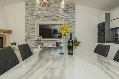 Ruhige Landvilla in Naklice