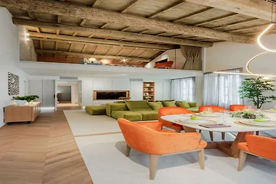 Attico a Lucca con vista sul teatro