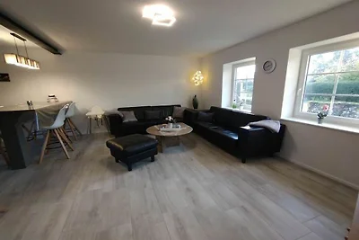 Ferienhaus in Esgrus mit Schwimmbecken