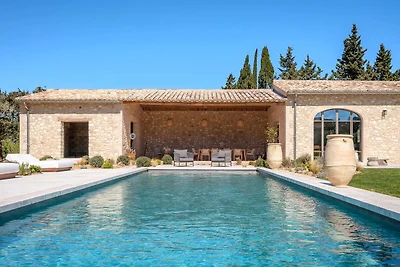 Villa in de buurt van Saint-Rémy-de-Provence.