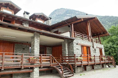 Chalet in der ruhigen Gegend von Antey Saint...