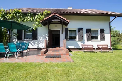 Großes Ferienhaus mit Garten, Lubiatowo