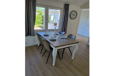 Ferienhaus in Velsen-zuid mit Terrasse