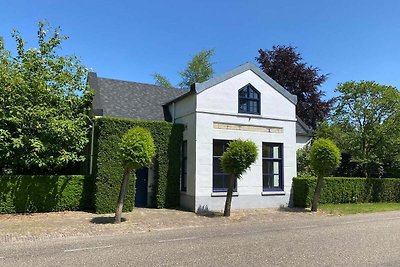 Vrijstaande woning in landelijk gebied met...