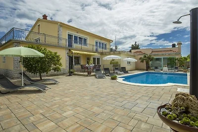 Villa in Jadranovo mit Schwimmbecken