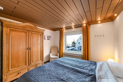 Haus Ruhrquelle Terrasse und Garage bei...