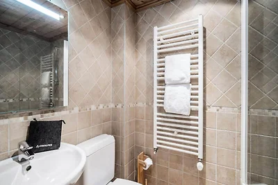 Chalet in Courchevel mit Sauna und Terrasse