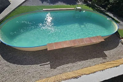 Bungalow en Sayalonga con barbacoa