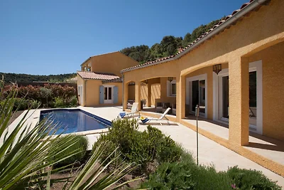 Moderne Villa mit privatem Pool in Roquebrun