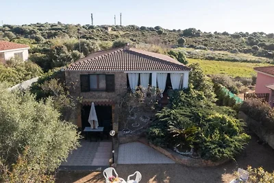 Vakantiehuis in Isola Rossa met tuin
