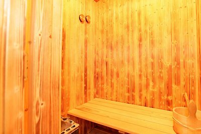Geräumiges Ferienhaus in Rodby mit Sauna