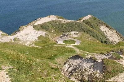 Évasion panoramique en bord de mer -- By Trau...